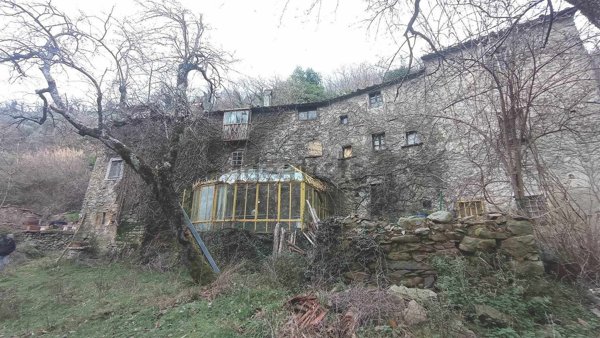 casale in vendita a Pistoia in zona Baggio