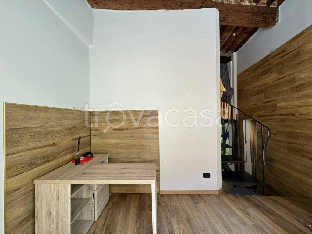 negozio in vendita a Pistoia in zona Centro Città