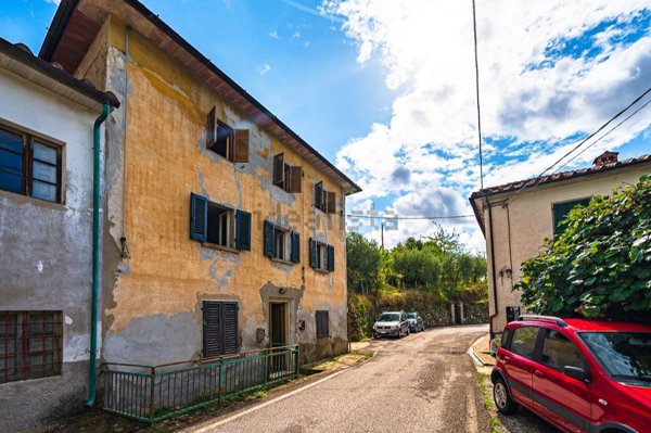casa indipendente in vendita a Pistoia in zona Le Grazie