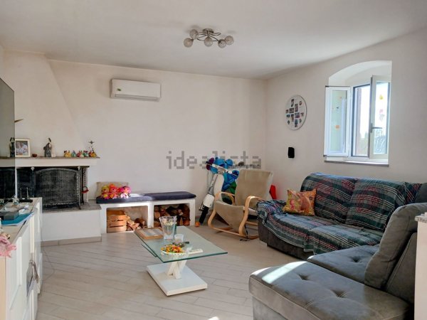 casa indipendente in vendita a Pistoia in zona Centro Città