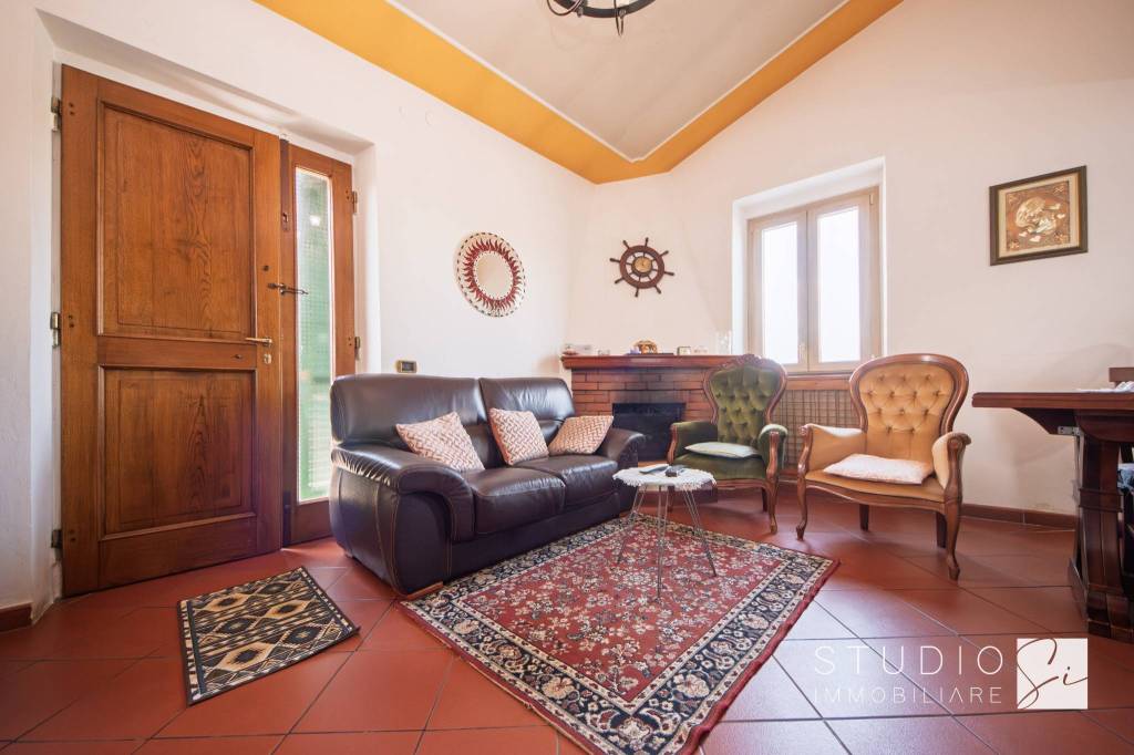 casa indipendente in vendita a Pistoia in zona Spazzavento
