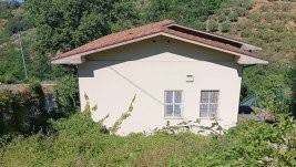 casa indipendente in vendita a Pistoia in zona Valdibure