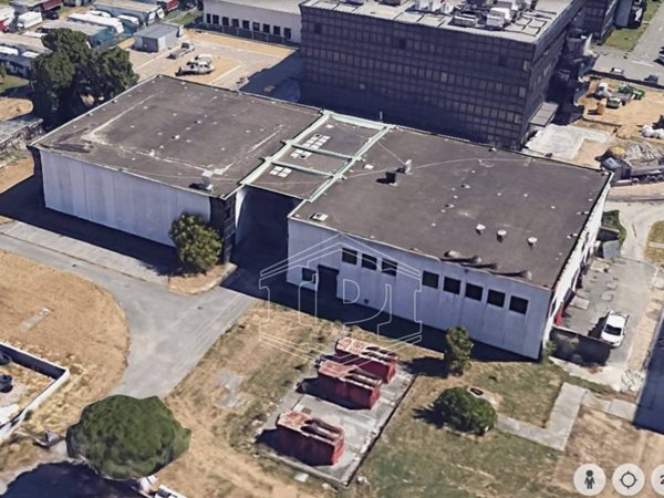 locale commerciale in vendita a Pistoia