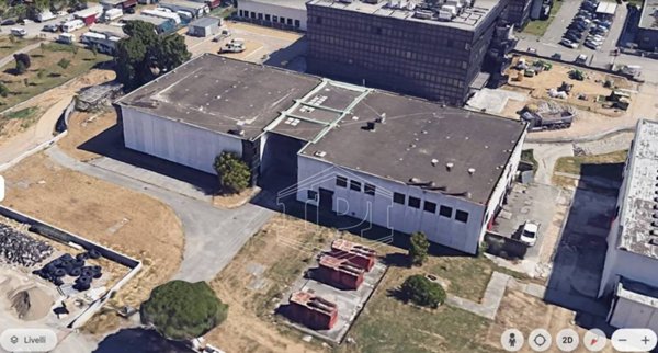 locale commerciale in vendita a Pistoia