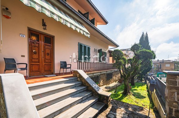 casa indipendente in vendita a Pistoia in zona Stadio