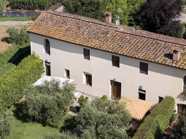 casa indipendente in vendita a Pistoia in zona Centro Città