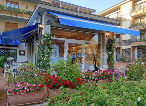 negozio in vendita a Pistoia in zona Centro Città