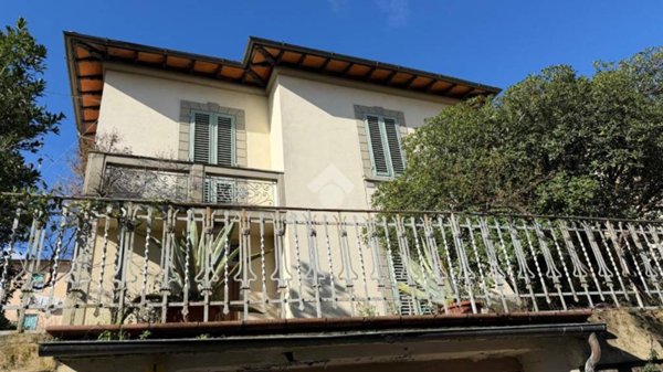 casa indipendente in vendita a Pistoia in zona Stadio