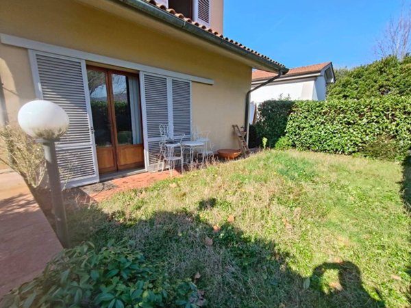 casa indipendente in vendita a Pistoia in zona Centro Città