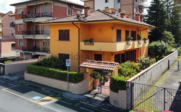 casa indipendente in vendita a Pistoia