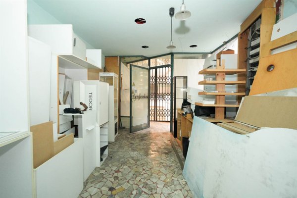 negozio in vendita a Pistoia in zona Centro Città