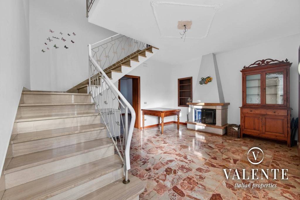 casa indipendente in vendita a Pistoia in zona Santomoro