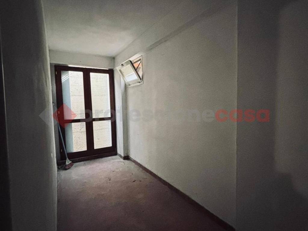 locale commerciale in vendita a Pistoia