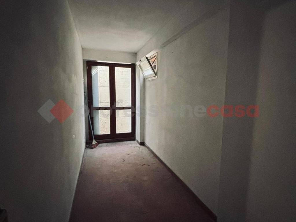 locale commerciale in vendita a Pistoia