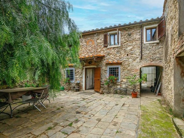 villa in vendita a Pistoia in zona San Felice