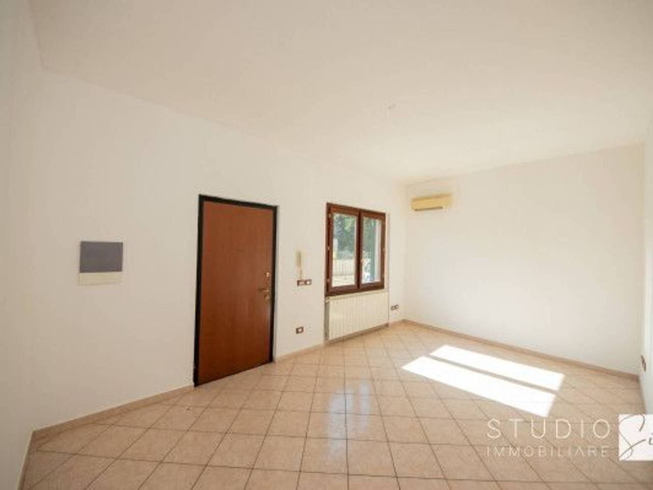 casa indipendente in vendita a Pistoia in zona Bottegone