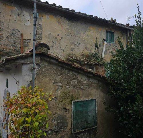 casa indipendente in vendita a Pistoia in zona San Felice