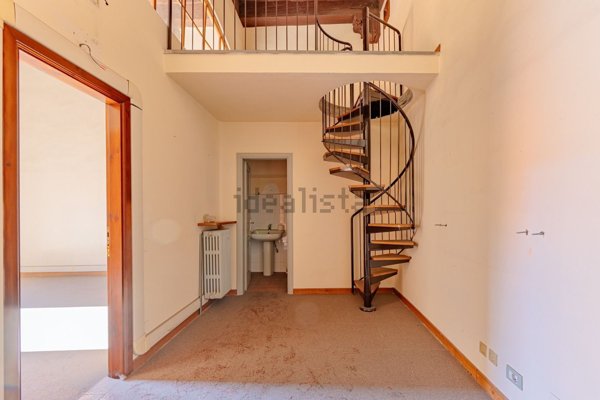 ufficio in vendita a Pistoia in zona Centro Città