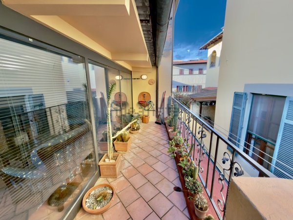 casa indipendente in vendita a Pistoia in zona Centro Città