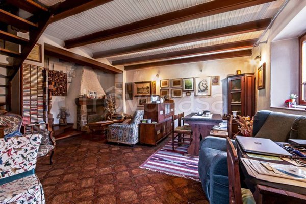 casa indipendente in vendita a Pistoia in zona Arcigliano