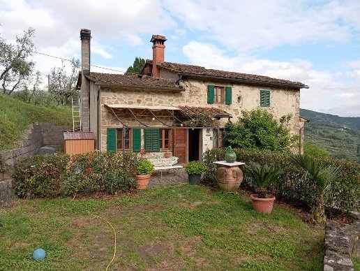 appartamento in vendita a Pistoia in zona Valdibure