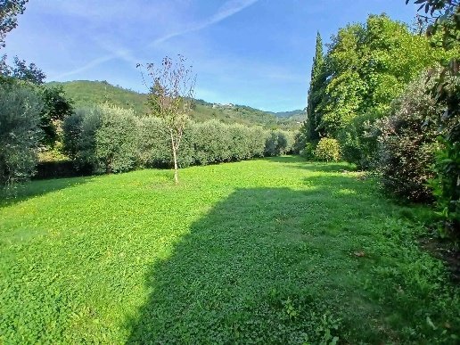 casa indipendente in vendita a Pistoia in zona Le Grazie