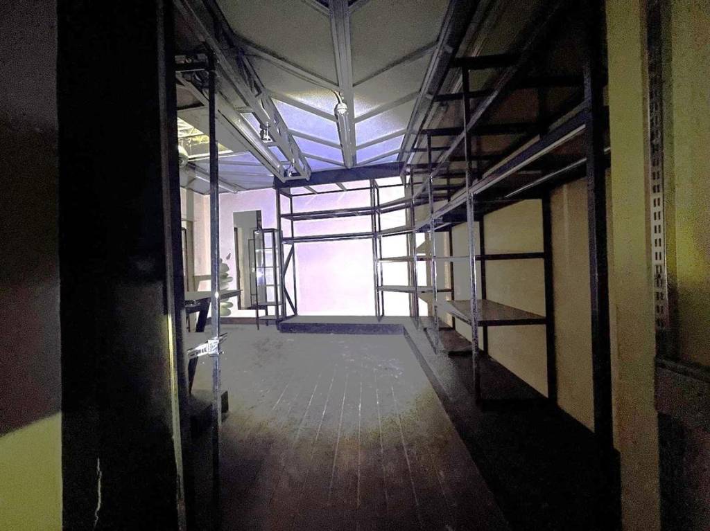 negozio in vendita a Pistoia in zona Centro Città