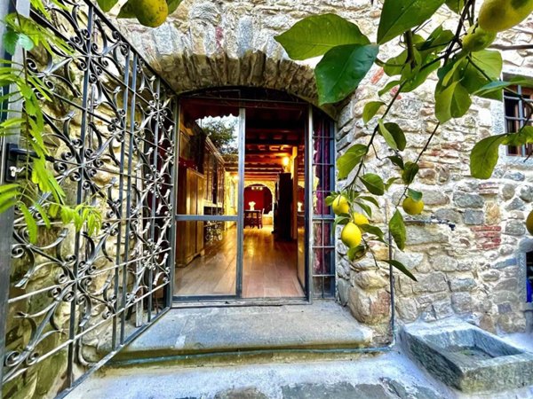 casa indipendente in vendita a Pistoia in zona San Felice