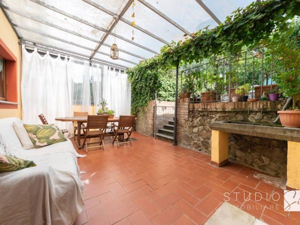casa indipendente in vendita a Pistoia in zona Centro Città