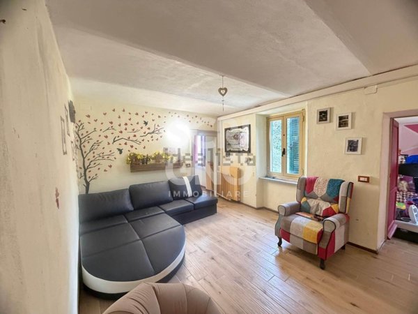 casa indipendente in vendita a Pistoia in zona Campiglio