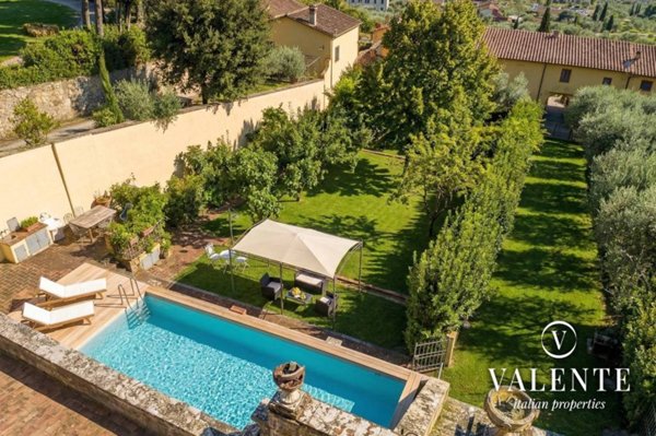 casa indipendente in vendita a Pistoia in zona Centro Città