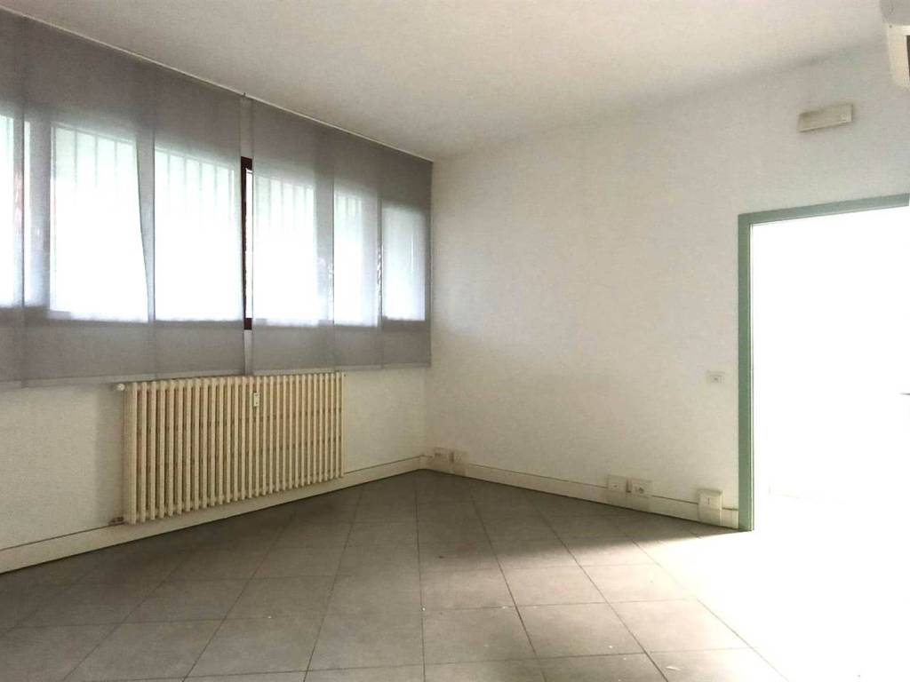 ufficio in vendita a Pistoia