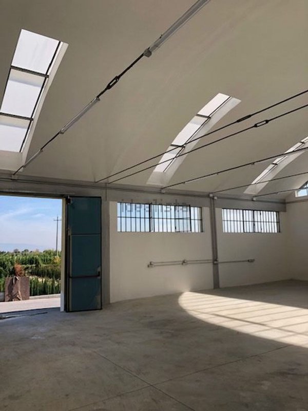 capannone in vendita a Pistoia