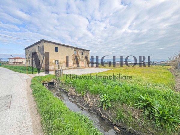casa indipendente in vendita a Pistoia in zona Valdibrana