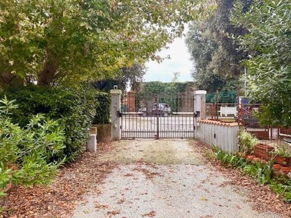 casa indipendente in vendita a Pistoia in zona Centro Città