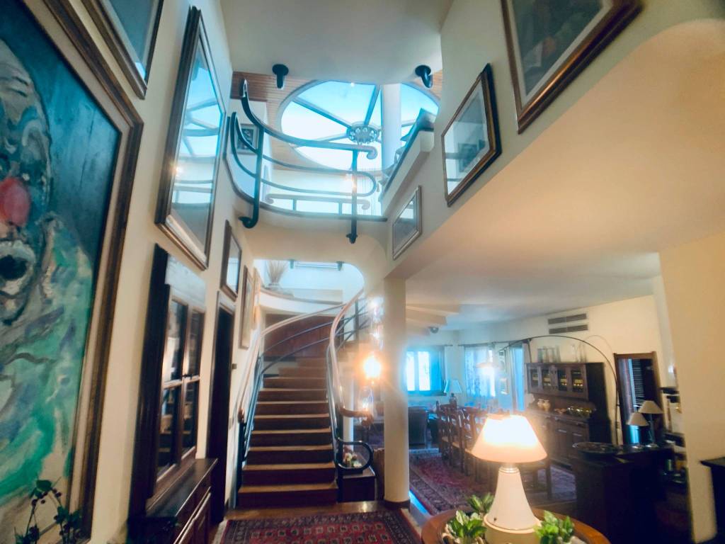 casa indipendente in vendita a Pistoia in zona Stadio