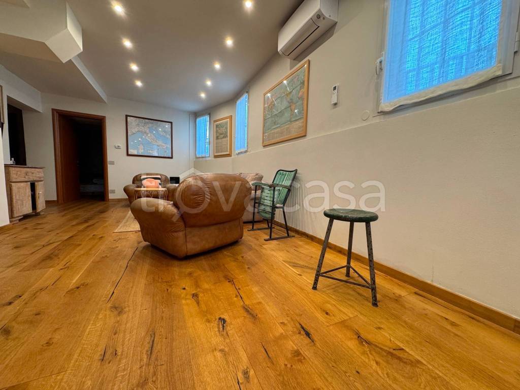 appartamento in vendita a Pistoia in zona Stadio