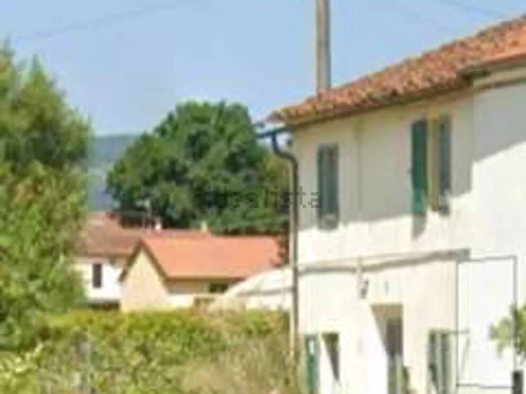 casa indipendente in vendita a Pistoia in zona Bottegone