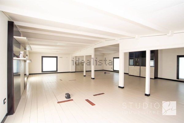 locale di sgombero in vendita a Pistoia