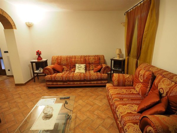 casa indipendente in vendita a Pistoia in zona Bottegone