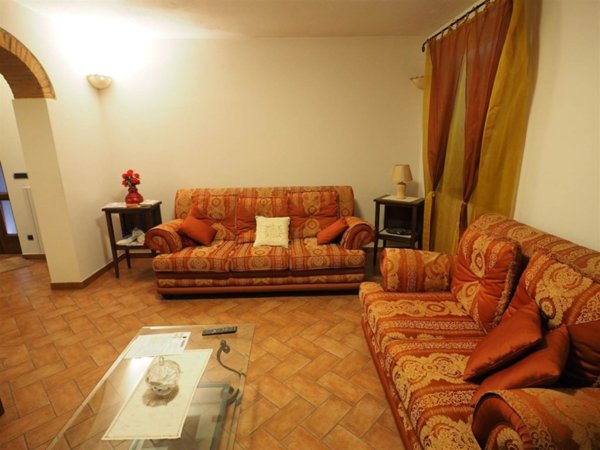 casa indipendente in vendita a Pistoia in zona Bottegone