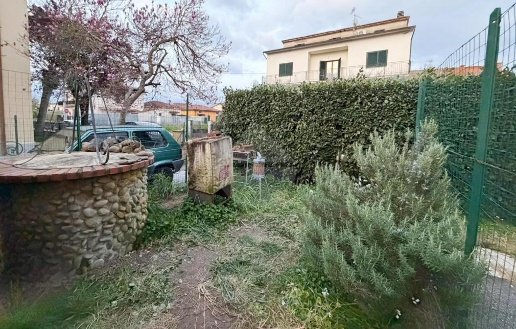 casa indipendente in vendita a Pistoia