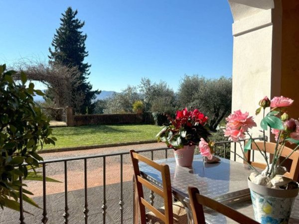 casa indipendente in vendita a Pistoia in zona Cacciaia
