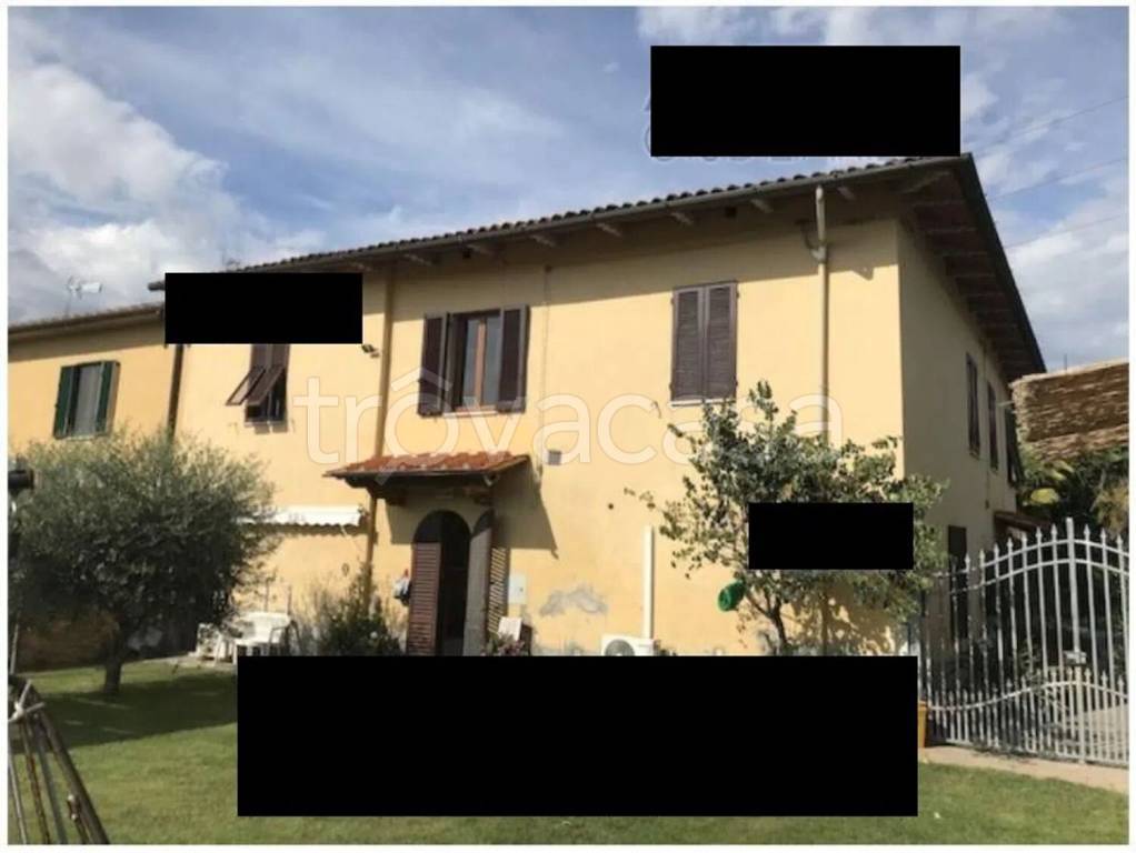casa indipendente in vendita a Pistoia in zona Spazzavento