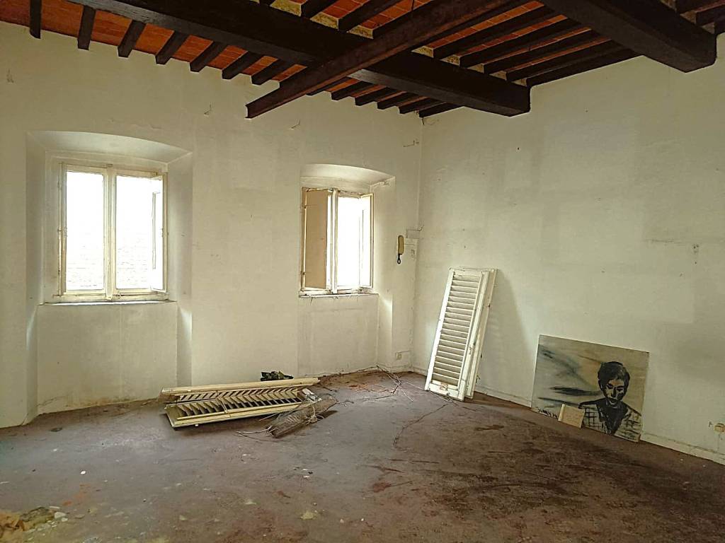 casa indipendente in vendita a Pistoia in zona Centro Città