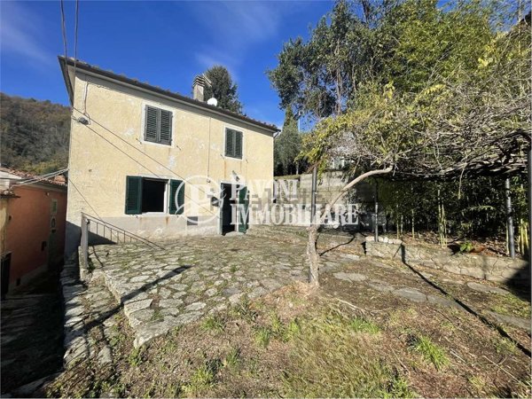 casa indipendente in vendita a Pistoia in zona Valdibure