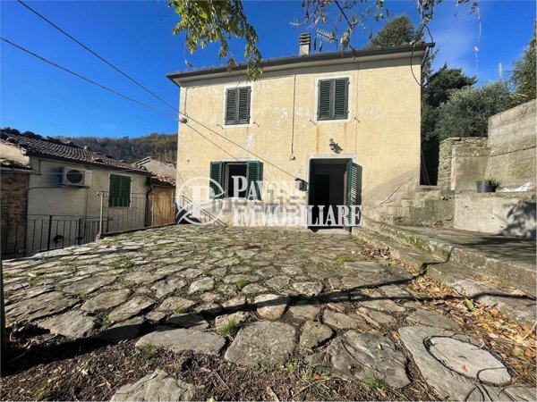 casa indipendente in vendita a Pistoia in zona Valdibure
