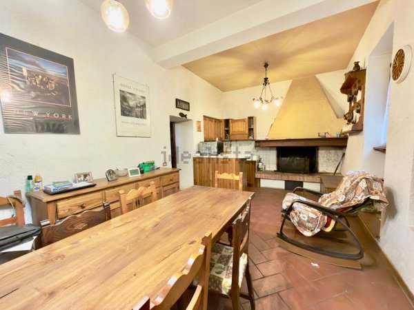 casa indipendente in vendita a Pistoia in zona Pontelungo