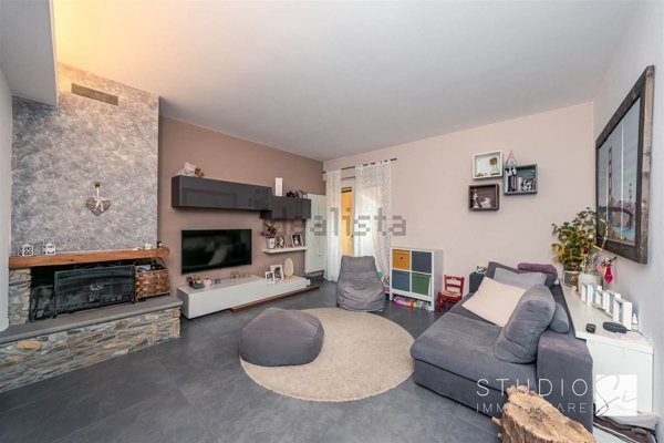 casa indipendente in vendita a Pistoia in zona Valdibrana