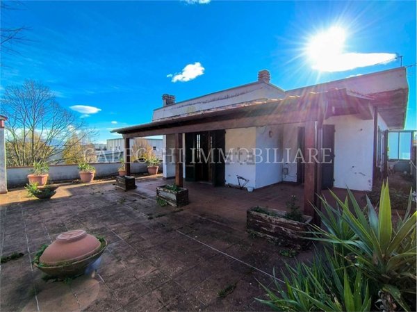 casa indipendente in vendita a Pistoia in zona Centro Città